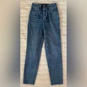 Hollister Ultra High Rise Mom Jean Womens Jeans Size 00R Blue Vintage Stretch